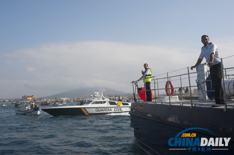 西班牙漁民赴直布羅陀爭議海域 抗議對方修建島礁（高清組圖）