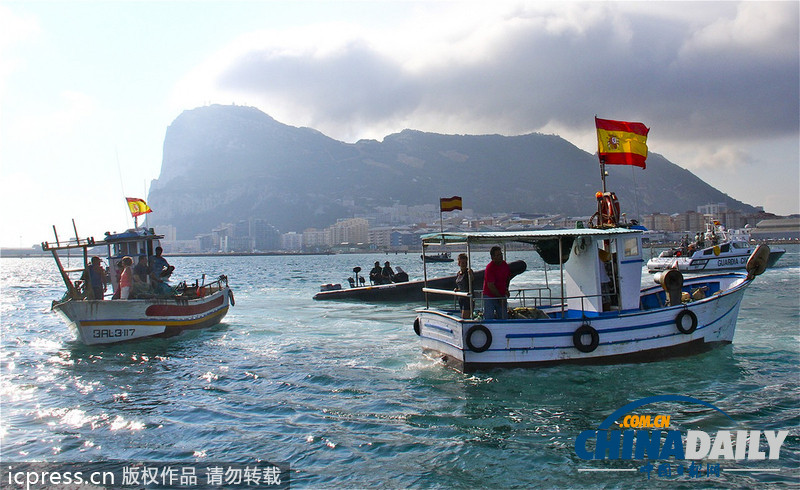 西班牙漁民赴直布羅陀爭議海域 抗議對方修建島礁（高清組圖）