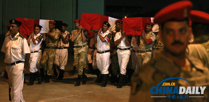 埃及運送警察車輛遭襲25人死亡 棺槨運抵首都（組圖）