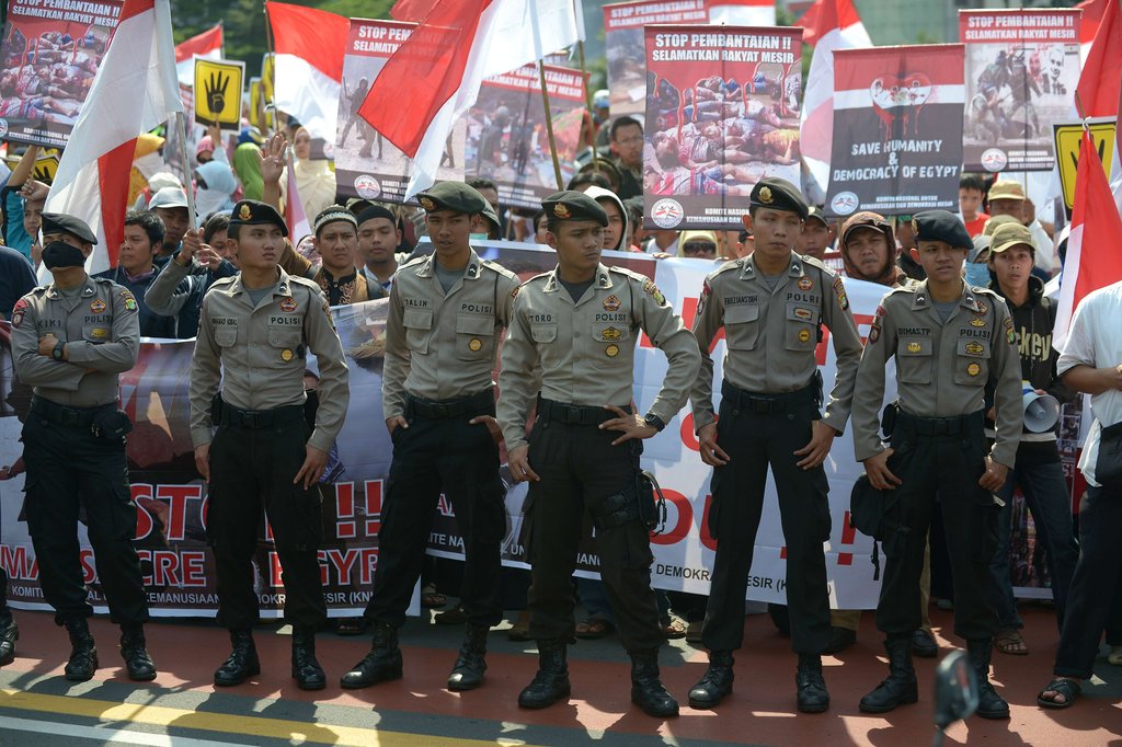 印尼數(shù)千穆斯林集會(huì)聲援埃及民眾 痛批奧巴馬（圖）