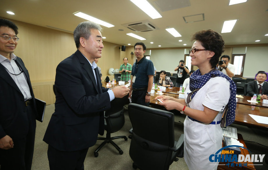 中國人氣博主和媒體精英赴韓訪問 方舟子再批中醫制度