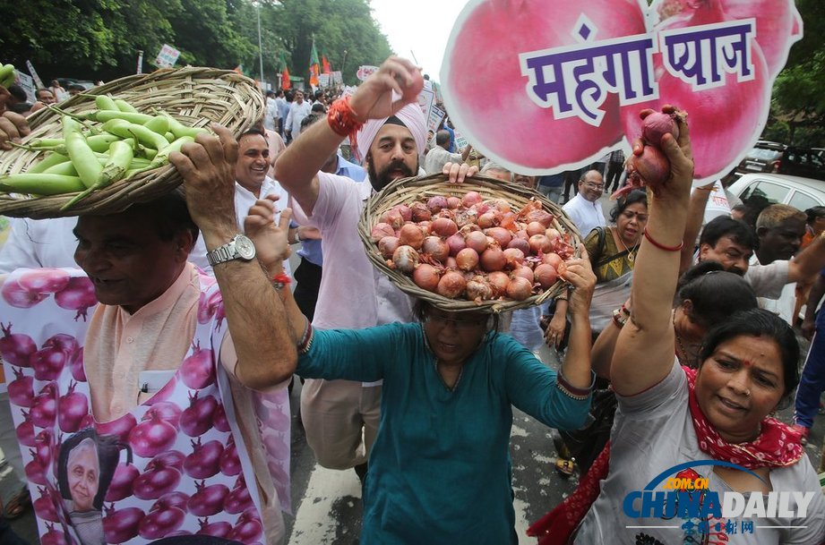印度反對黨活動家抗議執政黨食品安全項目 遭警方暴力驅散（組圖）