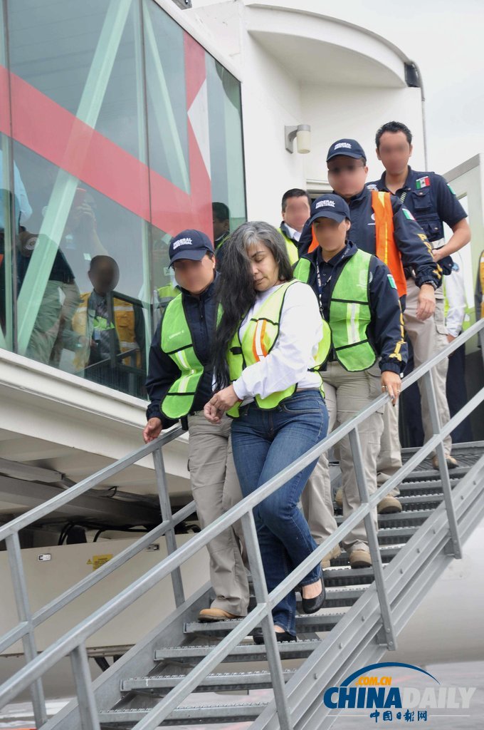 墨西哥大毒梟“太平洋女王”被押解回國(guó)（高清組圖）