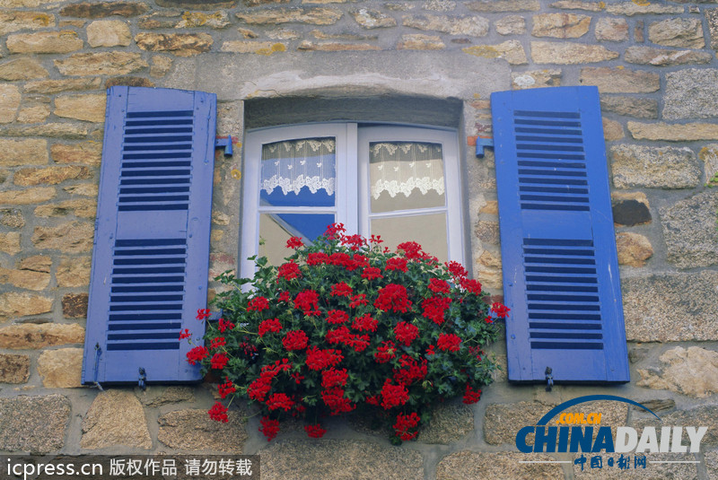 漫步歐洲田園小鎮(zhèn) 邂逅花窗邊的浪漫（高清組圖）