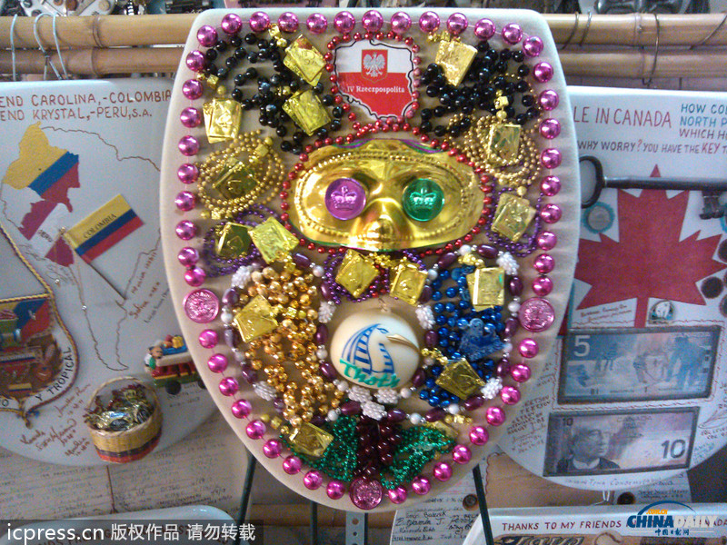 圖：老翁40年收集千余馬桶蓋 怪癖令人咋舌