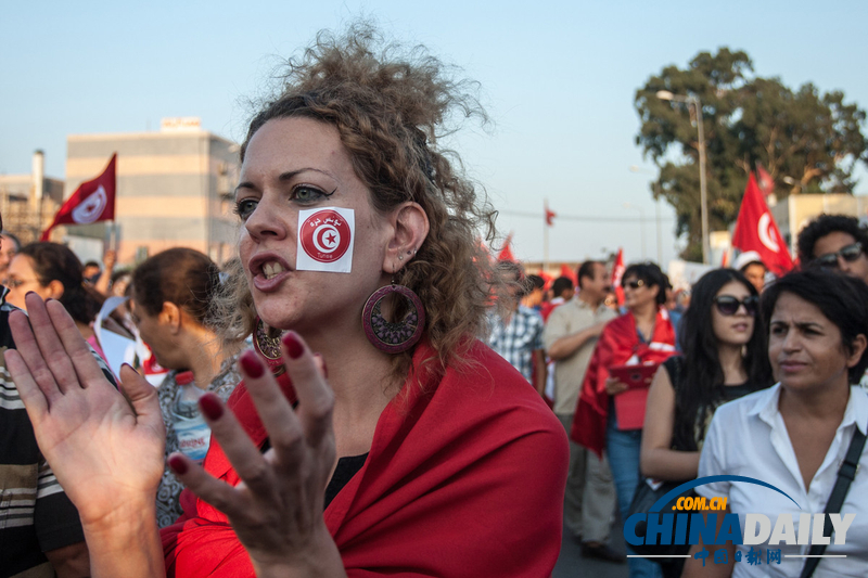 突尼斯爆發(fā)大游行要求政府下臺