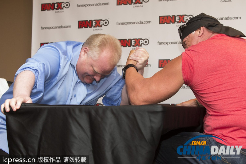 腕力大戰 加拿大胖市長扳倒美國摔跤天王（組圖）