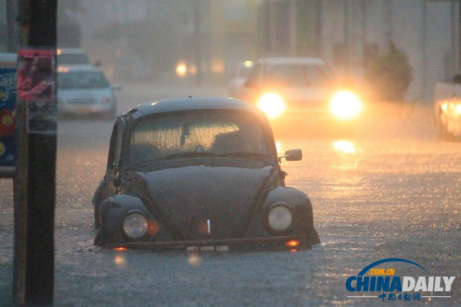 熱帶風暴登陸墨西哥致至少13死（高清大圖）