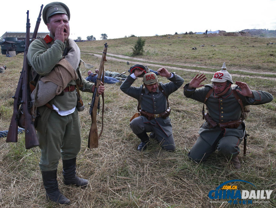 俄軍方舉辦“貢比涅之戰(zhàn)”節(jié)日 重現(xiàn)百年前戰(zhàn)爭場面（高清組圖）