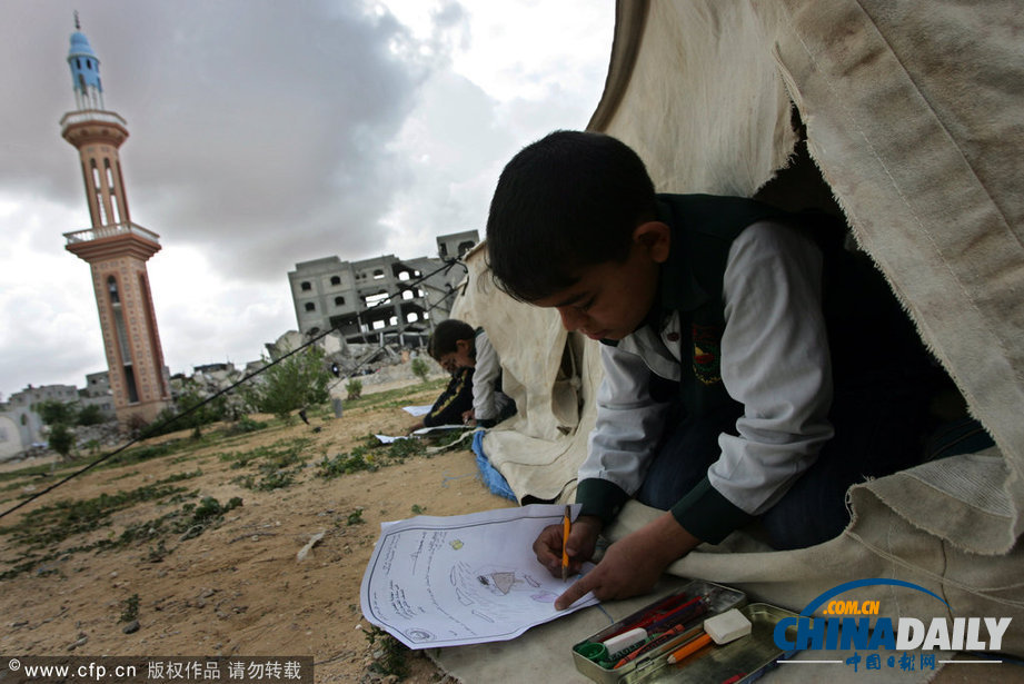 廢墟、馬路 上學之夢如此美好如此奢侈(組圖)