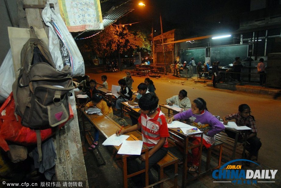 廢墟、馬路 上學(xué)之夢如此美好如此奢侈（組圖）