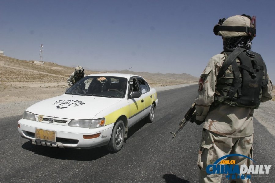 北約駐阿富汗軍事基地遭塔利班襲擊 至少5平民受傷