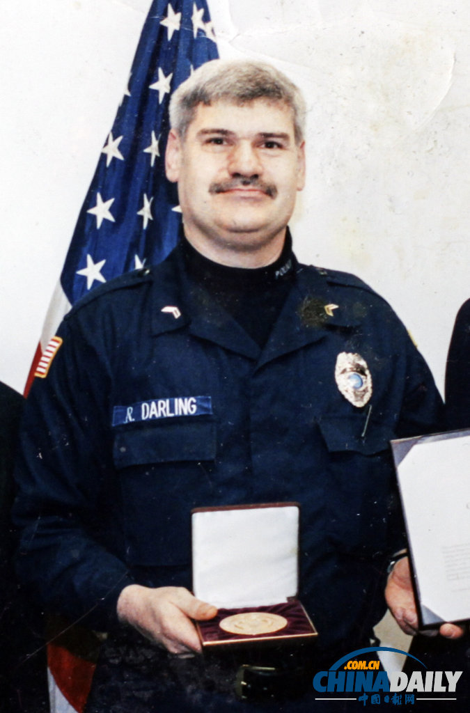 紐約老光棍街頭晃蕩十二年 只為求得富婆“包養”