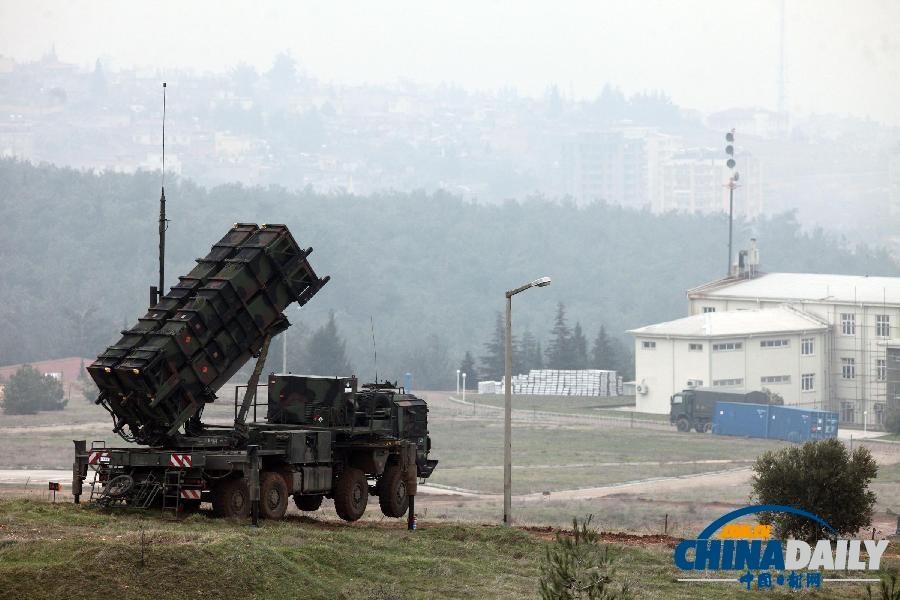 多國重兵壓境備戰(zhàn)敘利亞危機(jī)