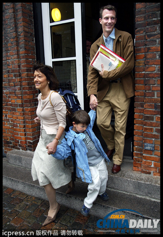 曬曬各國小王子小公主的上學照