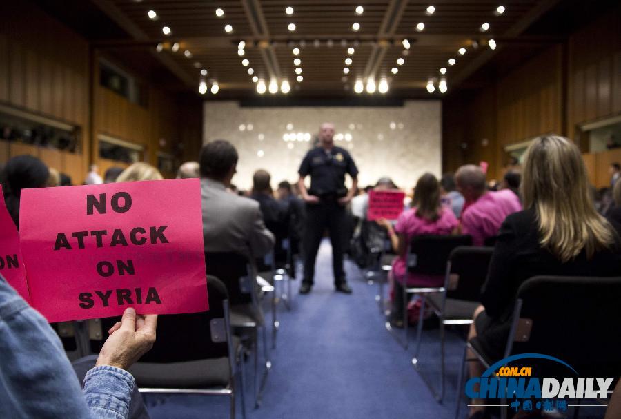 美國會(huì)就軍事干預(yù)敘利亞舉行聽證 遭示威者“鬧場(chǎng)”