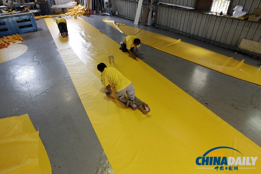 走進車間窺探大黃鴨制作過程 下一站臺灣（組圖）