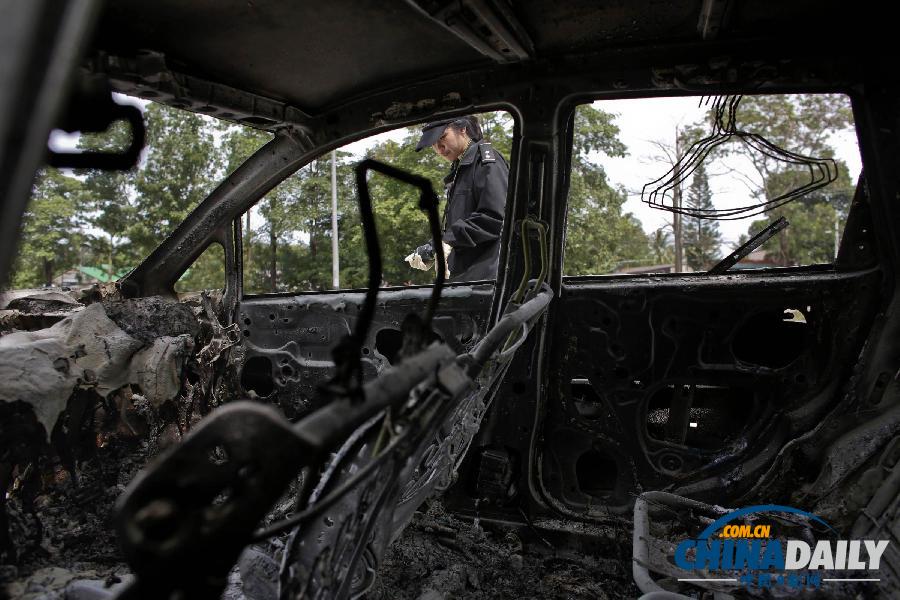 泰國南部膠農抗議升級 警農沖突激烈警車被燒毀