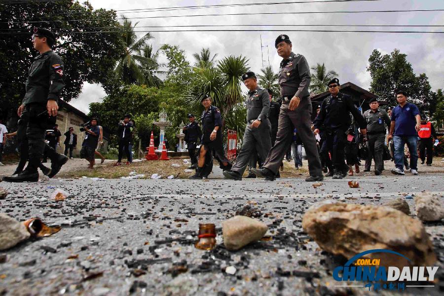 泰國南部膠農抗議升級 警農沖突激烈警車被燒毀