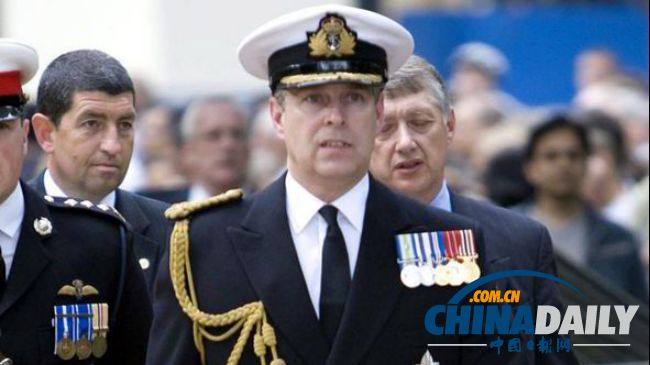 英國(guó)王子自家花園散步差點(diǎn)被捕 警官令其舉起手來(lái)