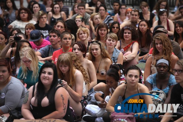 芝加哥:“蕩婦游行”活動舉行 意在呼吁反對性侵犯罪