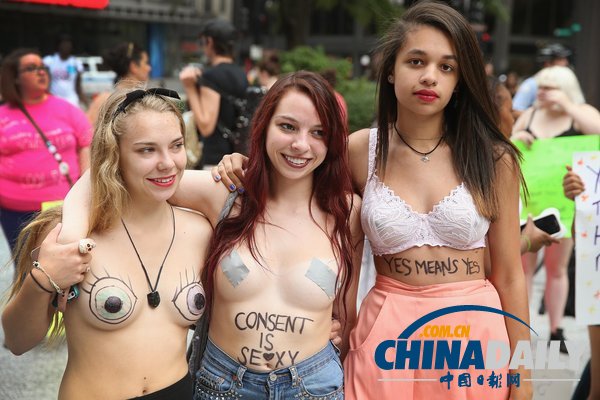 芝加哥:“蕩婦游行”活動舉行 意在呼吁反對性侵犯罪