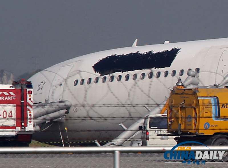 泰航一飛機(jī)因故障沖出跑道 9名中國(guó)乘客受傷（高清組圖）