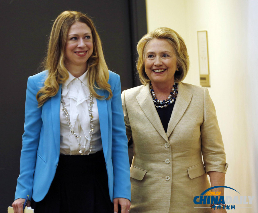 希拉里獲頒“自由勛章” 民眾場外抗議（高清組圖）