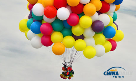 美國探險家利用集束氣球穿越大西洋 已降落一偏遠地區