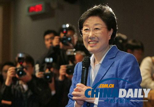 韓國(guó)前女總理因受賄9億韓元獲刑2年（組圖）