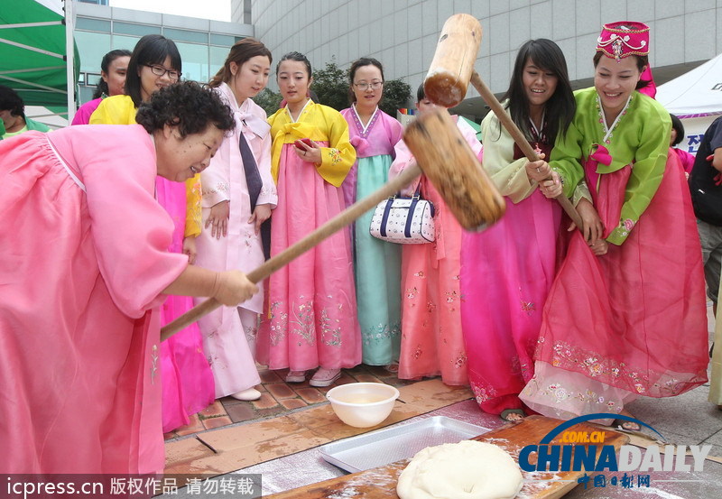 遙望明月共此時 看各國中秋節(jié)習(xí)俗