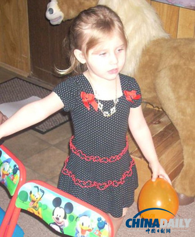 美殘障女孩攜服務犬上學遭拒絕