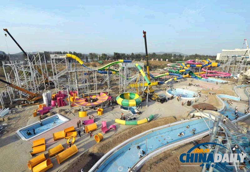 金正恩視察戲水場工地 贊揚人民軍可創造奇跡（圖）