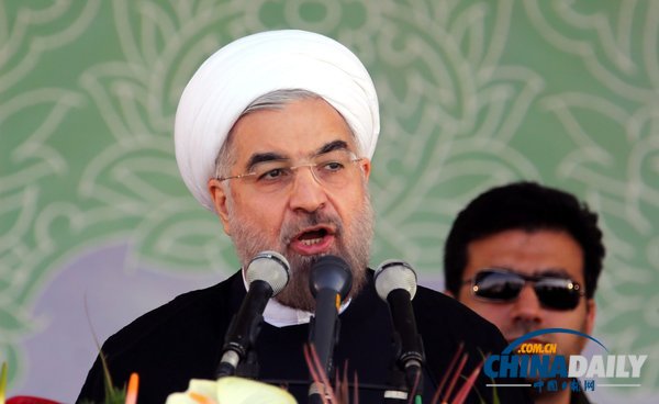 魯哈尼出席伊朗年度閱兵式 稱希望敘利亞結束內戰