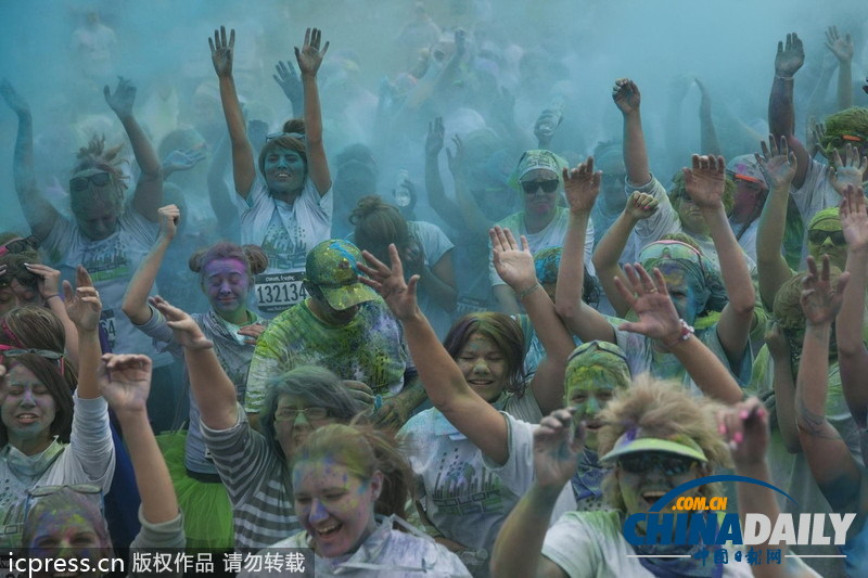  美國色彩賽跑活動 五彩繽紛其樂無窮