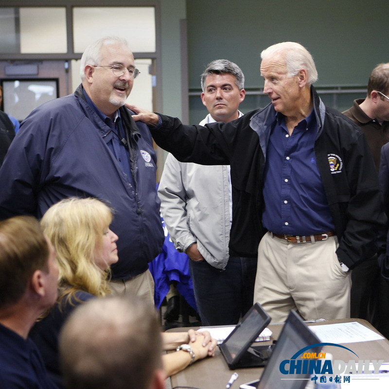 美副總統赴災區接受采訪 為科羅拉多洪水災民籌款