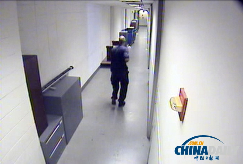 美FBI提供海軍大樓槍擊案監控錄像圖