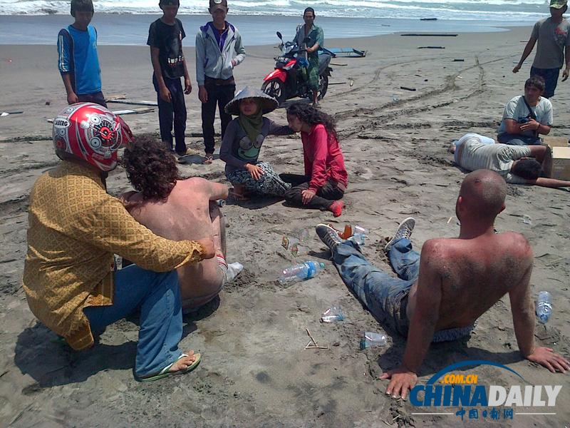 印尼附近海域難民船沉沒至少21死70余失蹤(組圖)