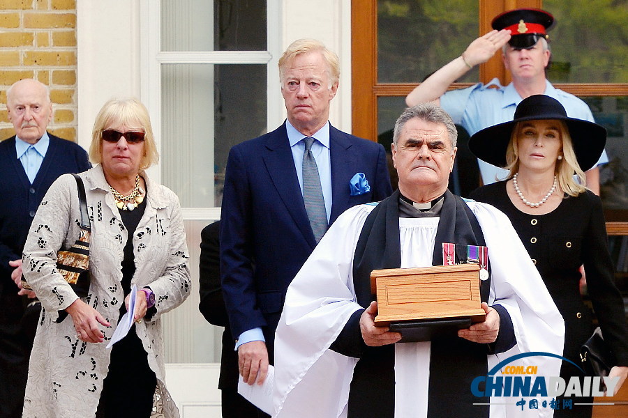 英國：撒切爾夫人骨灰安葬儀式舉行