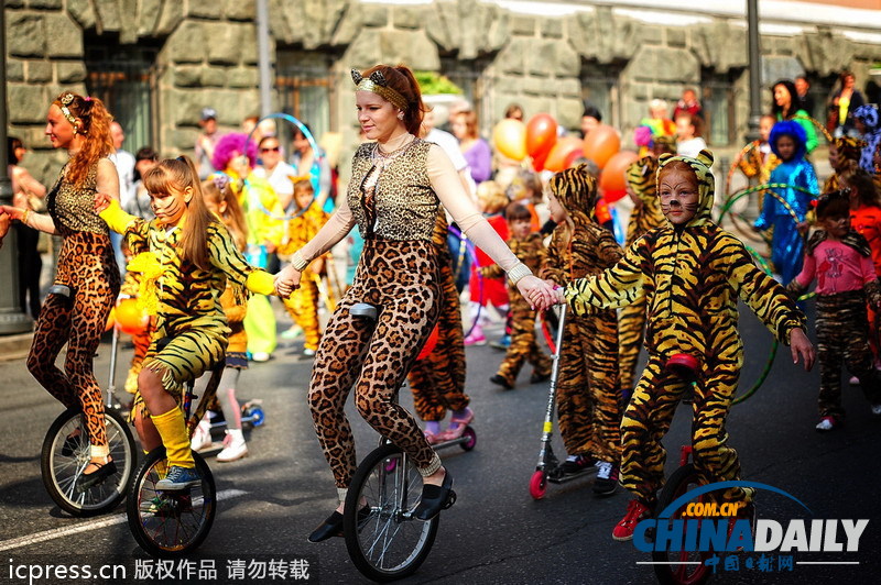 俄羅斯民眾扮成老虎狂歡 呼吁保護東北虎