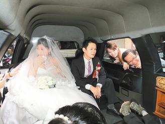 臺灣道士新郎豪華靈車迎娶新娘 <BR>