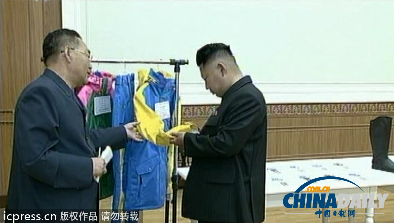 朝鮮領導人金正恩親自檢查騎馬裝和滑雪服樣品（組圖）