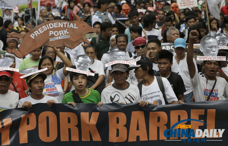 菲律賓民眾舉行反腐示威 巨型“金豬”搶風頭