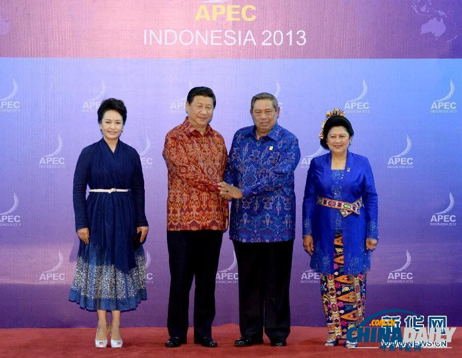 最炫民族風：盤點彭麗媛東南亞一行亮麗著裝（圖）