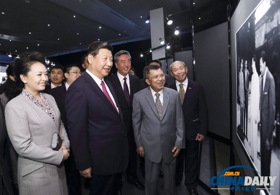 最炫民族風(fēng)：盤點彭麗媛東南亞一行亮麗著裝（圖）