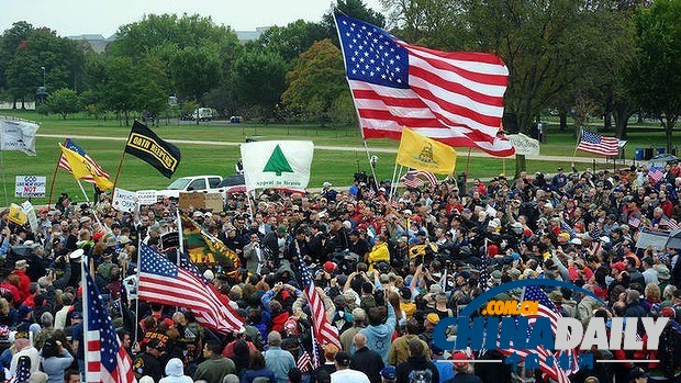 美國(guó)民眾抗議政府關(guān)門 “超人”現(xiàn)身助陣