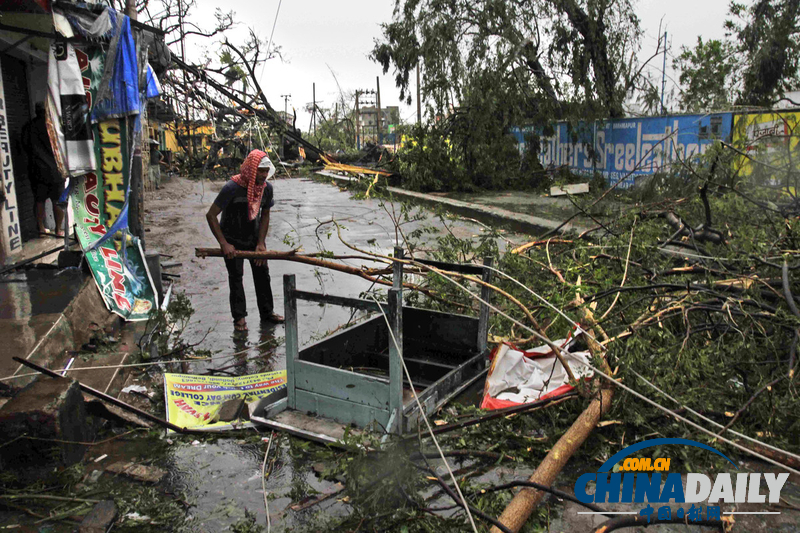 超強臺風“費林”襲擊印度 數十萬人緊急疏散