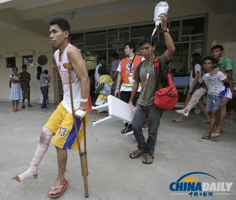 菲律賓災區眾生相 在災難中仍堅守希望