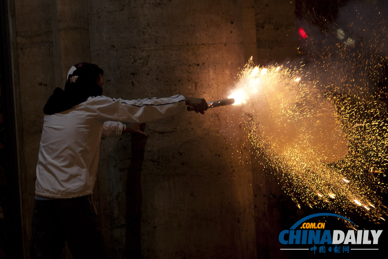 巴西民眾游行支持教師罷工 示威演變成暴力沖突