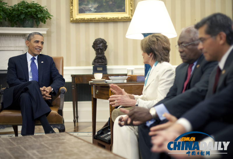 美參院領袖宣布兩黨達成提高債務上限協議 博納握拳慶祝